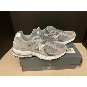 New! New Balance 2002R Grey/Grey Athletic Shoes. Men’s 8.. Women’s 9.5. Nice!